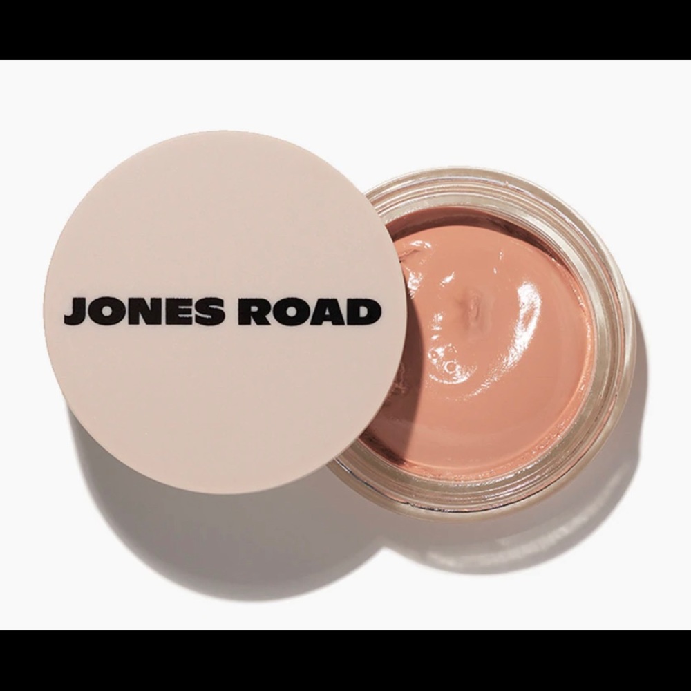 NEW Jones Road What The Foundation Light